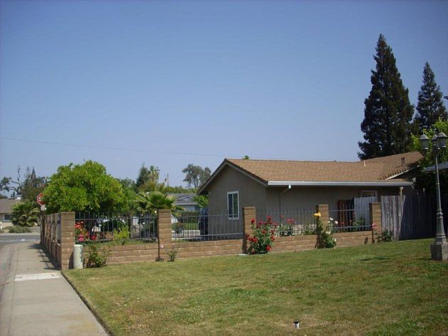 2nd image of 3648 Chadsworth Way