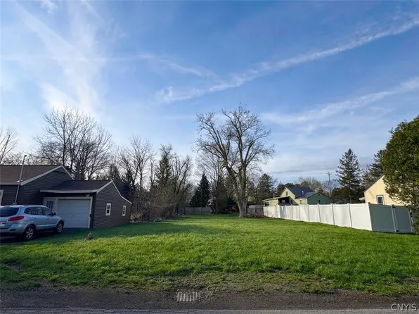 653 Manor Dr #10, Chittenango, NY 13037