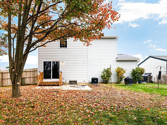 3rd image of 3289 Foxpoint Dr