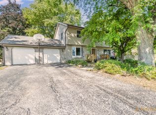 8488 Grange Hall Rd, Garden Prairie, IL 61038