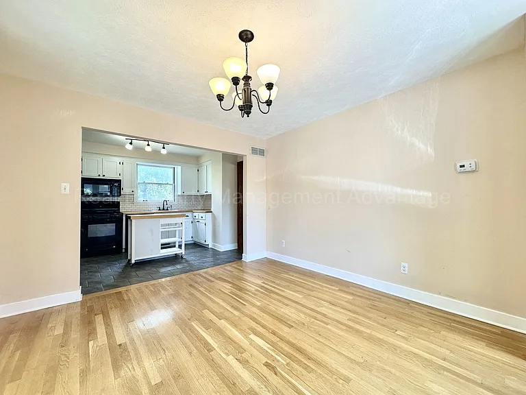 217 Gardenia Ave — Photo 9