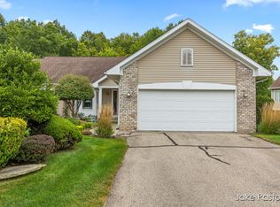 2126 Edington Dr SE, Grand Rapids, MI 49508