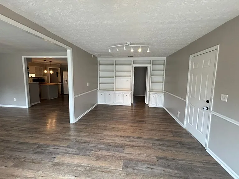 6525 Gregg Dr — Photo 13
