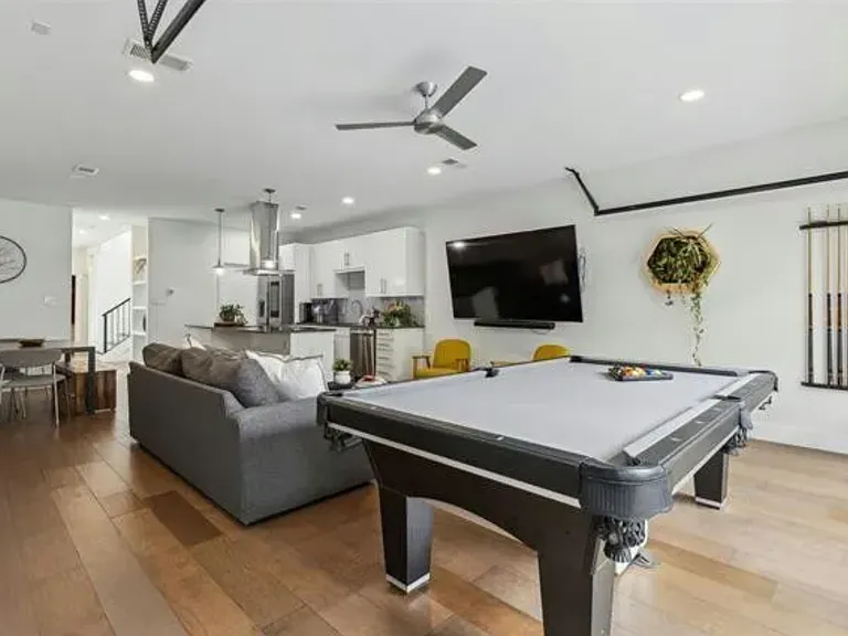 4413 Roseland Ave — Photo 7