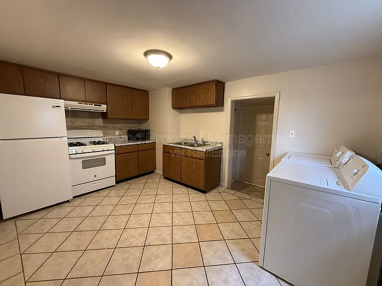 1414 Princess Anne St — Photo 11