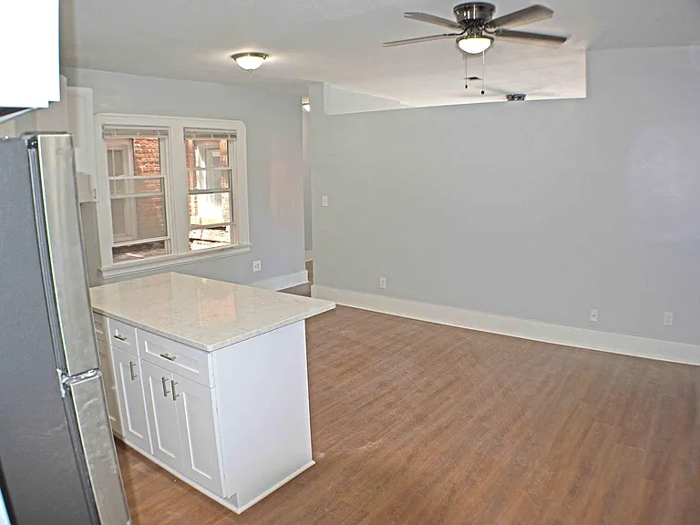 Ridgewood Apartments — Photo 10