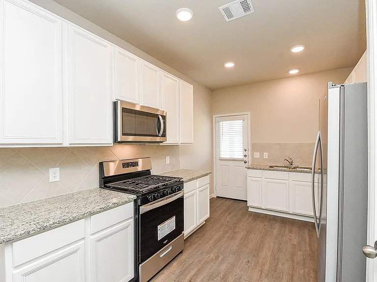 14042 Chinook Dr — Photo 11