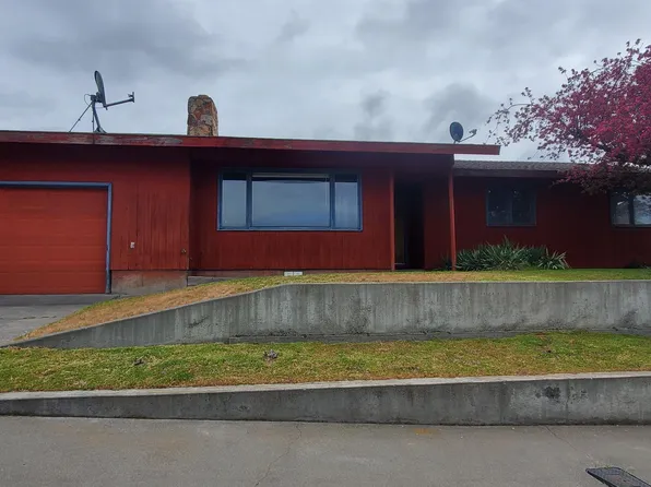 235 NE 7th St, Madras, OR 97741