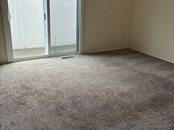 2nd image of 1843-1847 E 38th St #38
