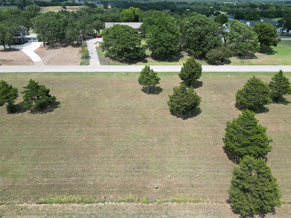 1st image of 528 Country Club Rd