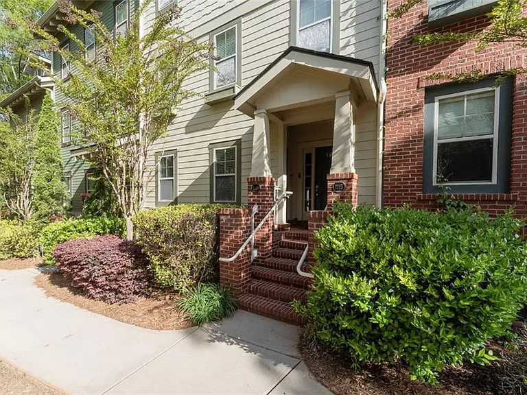 1213 Watson Trl SE — Photo 1