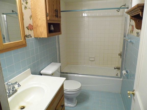 4th image of 3342 Gushwa Dr