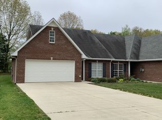 121 Greystone Pl, Tullahoma, TN 37388
