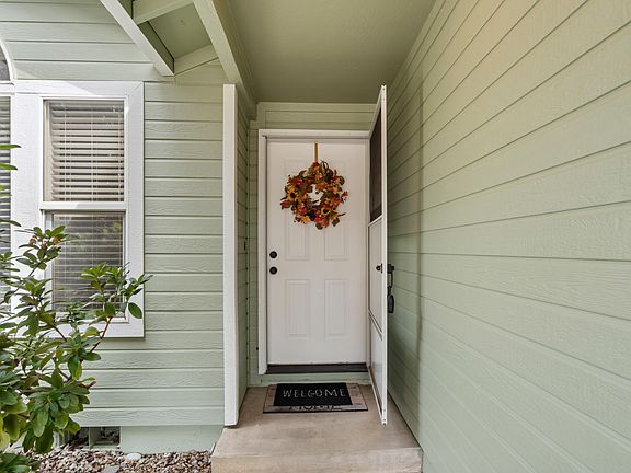 4th image of 1134 Coachman Dr