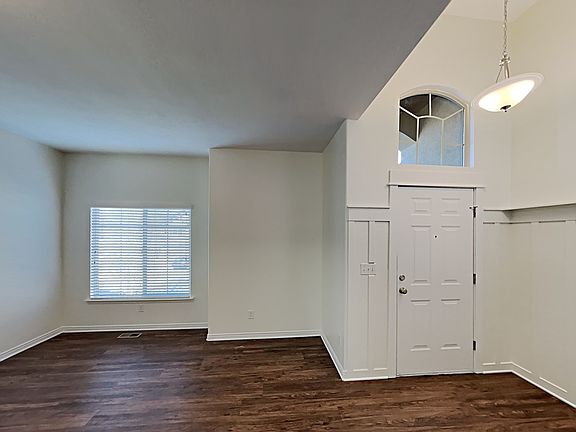 4th image of 2868 E Lookout Dr