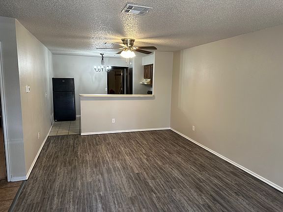2nd image of 1305 Clearwater Dr
