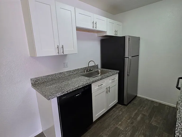 Canyon 35 Apartments — Photo 26