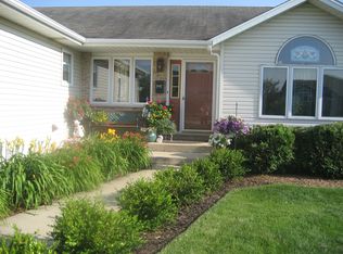 242 Harvest Dr, Dyer, IN 46311