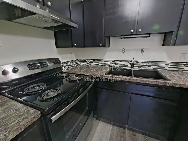 1961 NW Grant Ave #1 — Photo 6