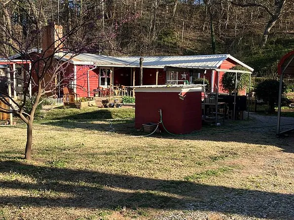 22251 W 5th St, Hinton, OK 73047