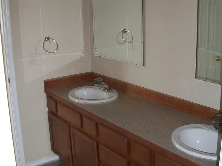 1304 W Babcock St #D — Photo 17