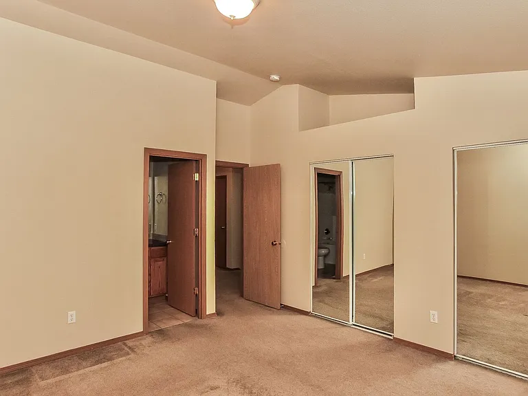 6405 S Vista Dr E — Photo 9