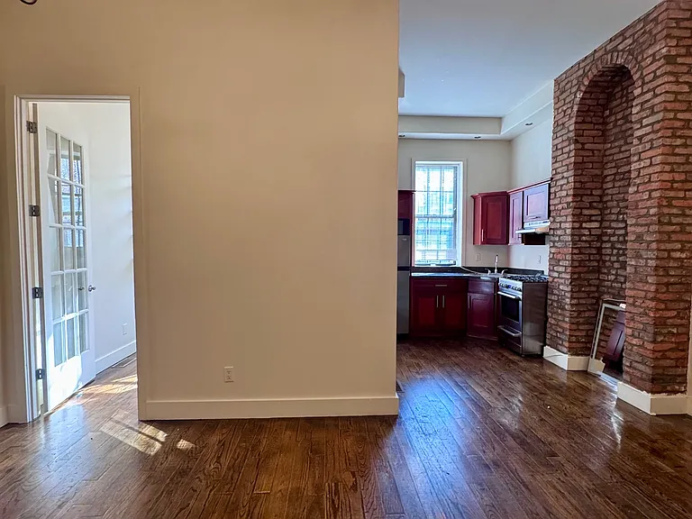 237 Jefferson St #1F — Photo 2
