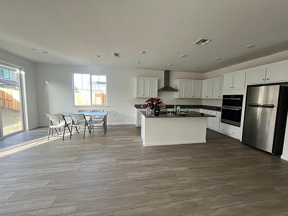 3rd image of 1427 Finestra Dr