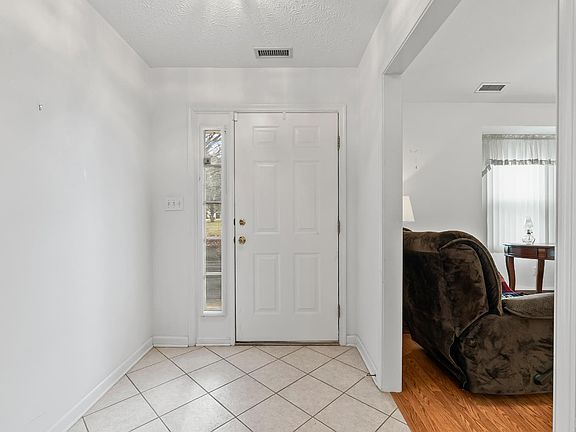 4th image of 113 Village Park Ct