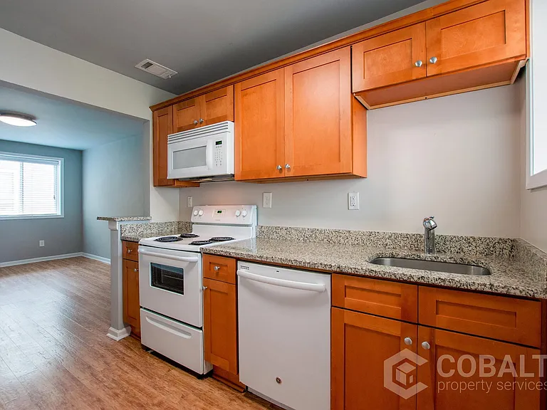 271 Glen Iris Dr NE #5B — Photo 2