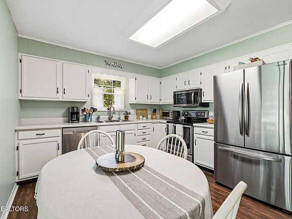5th image of 288 Mountain View Rd
