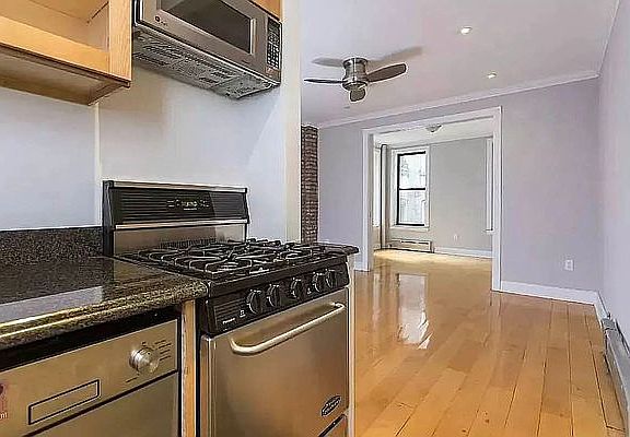 3rd image of 110 Bedford St APT 1D