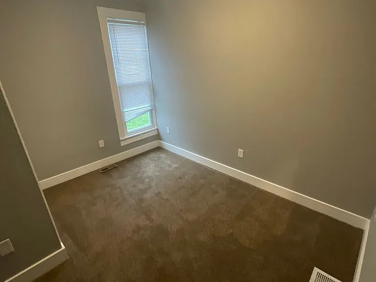 705 N Lincoln St — Photo 46