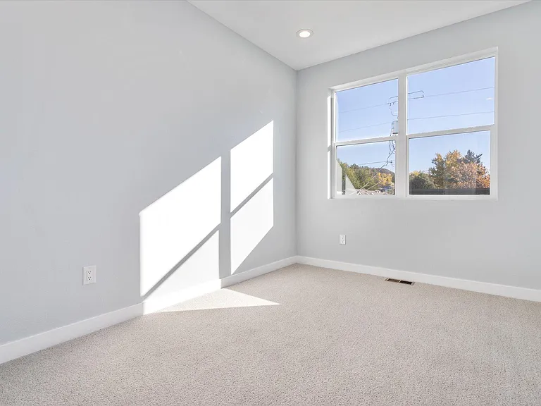 6 S Cantril St #A — Photo 20
