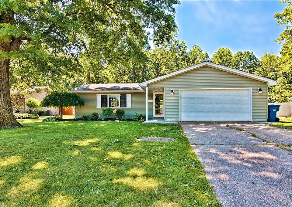 1st image of 4931 Hollyview Dr