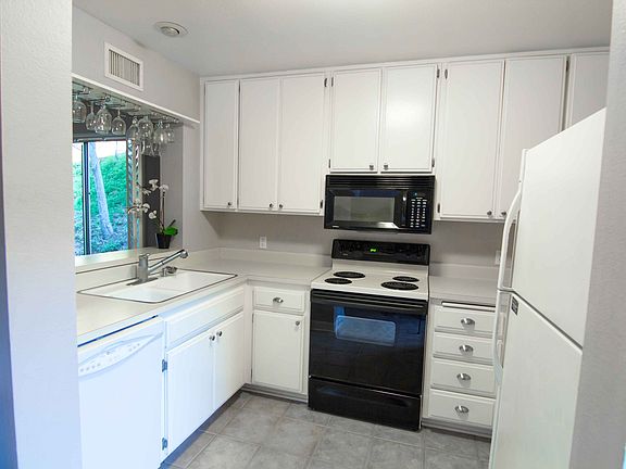 2nd image of 307 N Singingwood St Unit 9