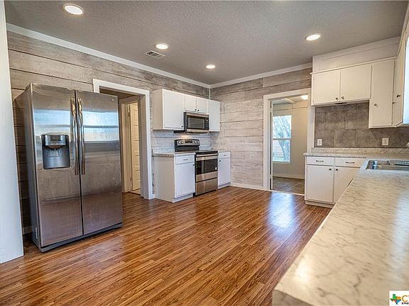 4th image of 111 N Lutterloh Ave