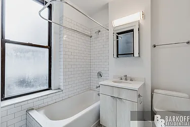 Rented by Barkoff Residential 