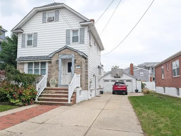 425 Beach 138th St, Rockaway Park, NY 11694