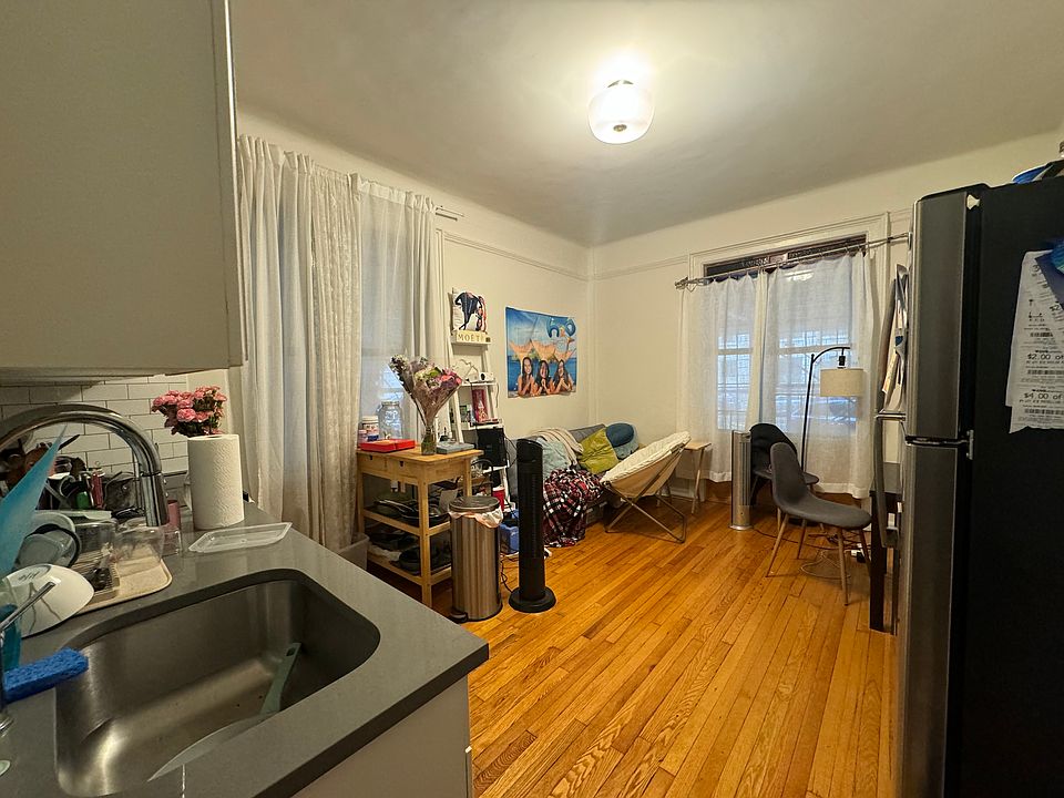 1st image of 509 Cathedral Pkwy #1S