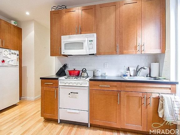 3rd image of 539 E 78th St APT 3I