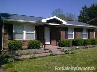 1309 Woodcreek Dr, La Grange, KY 40031