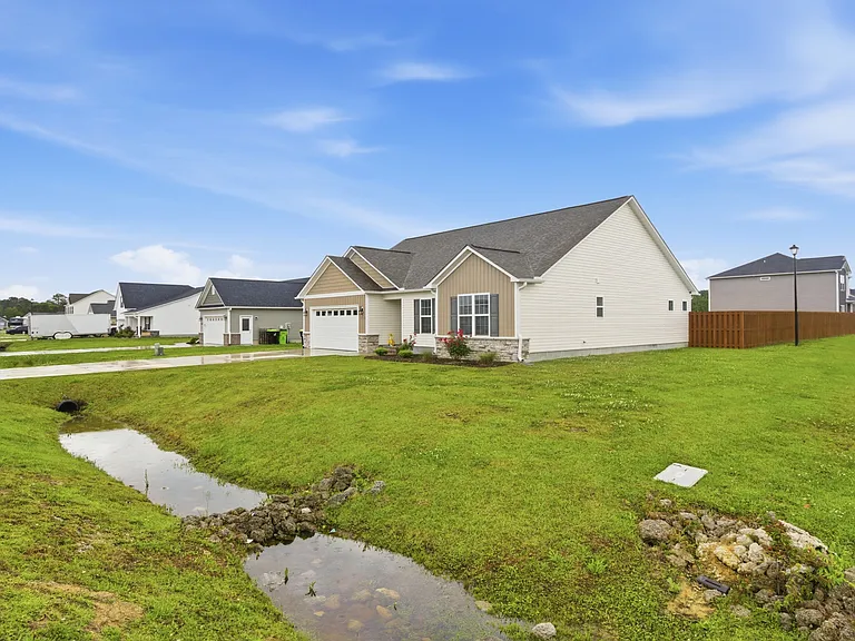 200 Grist Mill Dr — Photo 27