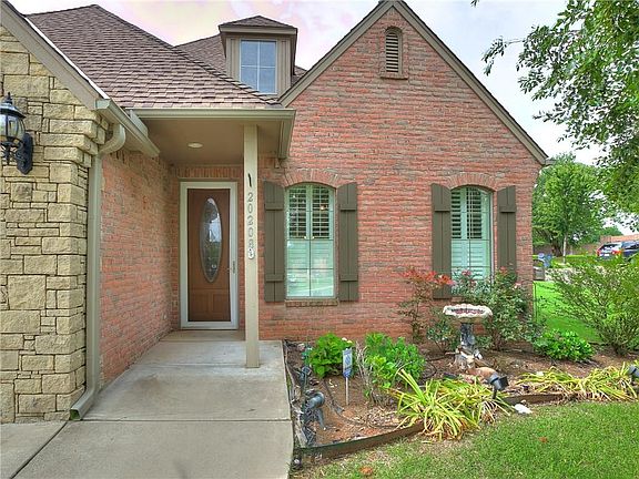 4th image of 20208 Old World Dr