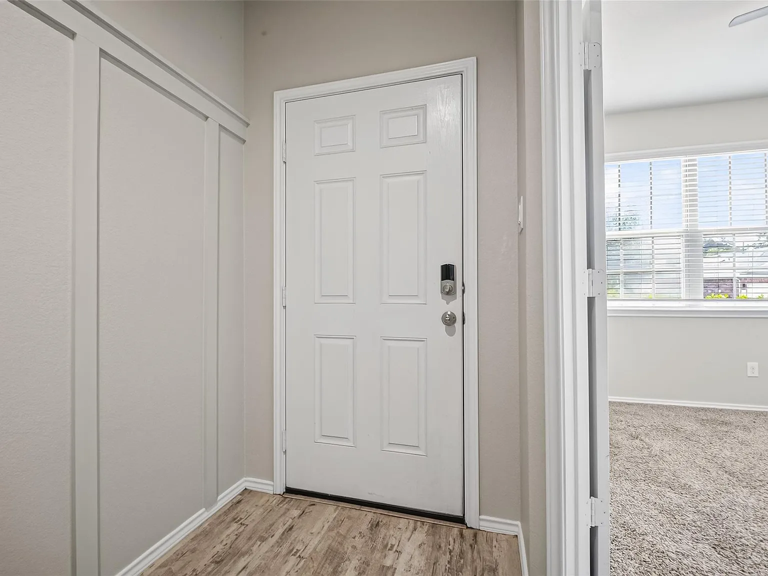 4 bed, 2.0 bath, 1780 sqft, $2,100 — Photo 2
