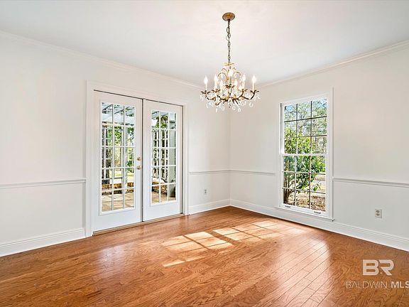 4th image of 4150 Lake Cir N