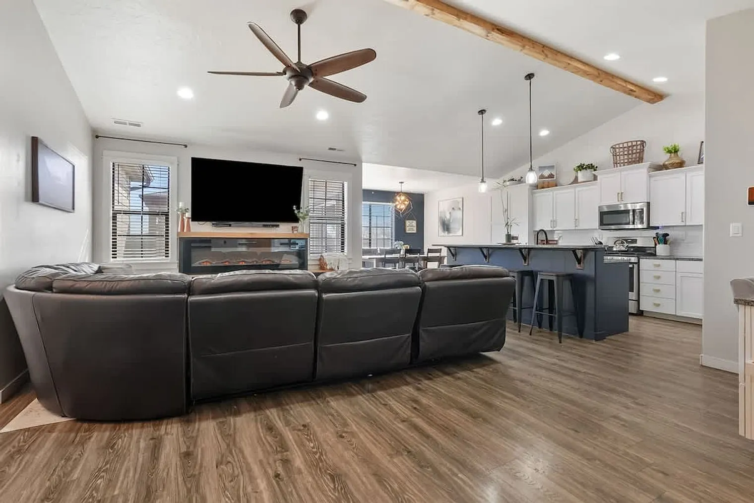 5 bed, 3.0 bath, 2443 sqft, $8,298 — Photo 1