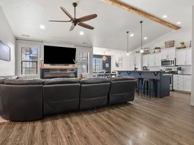 304 Cliff Swallow Ave