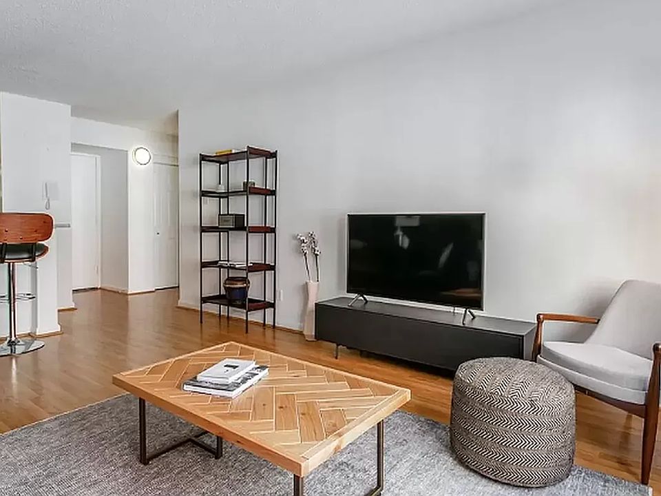 2nd image of 181 7th Ave #10