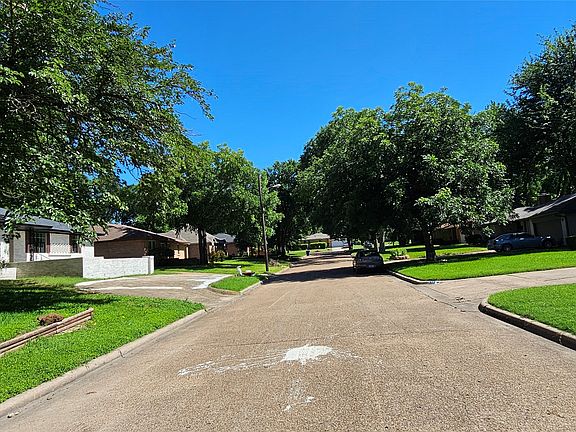 3rd image of 5705 Glen Forest Ln